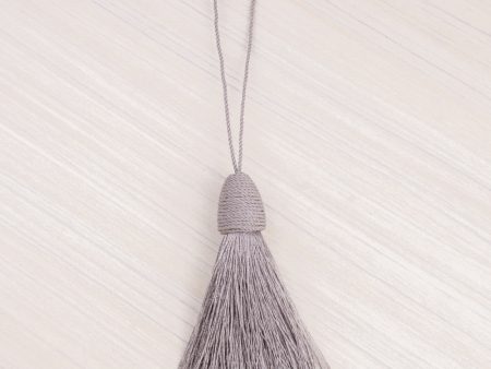 Key tassel 3 po (7,5 cm) Grey on Sale